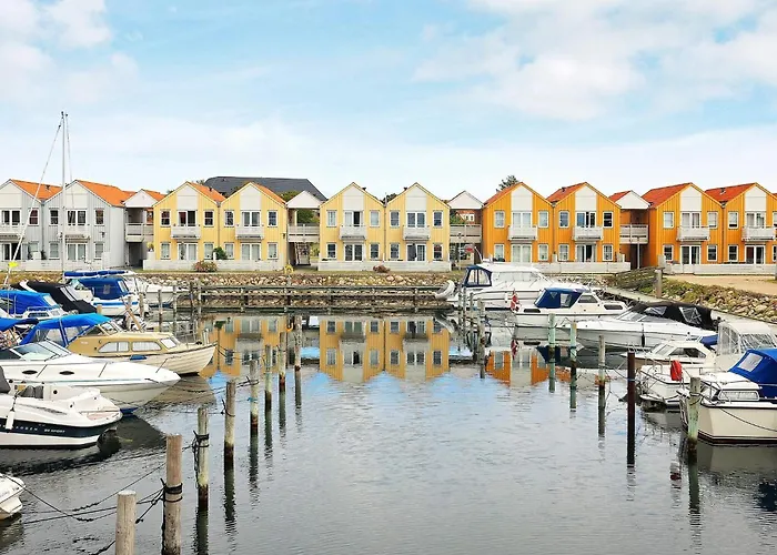 Harbor Retreat In - By Traum Рудкёбинг